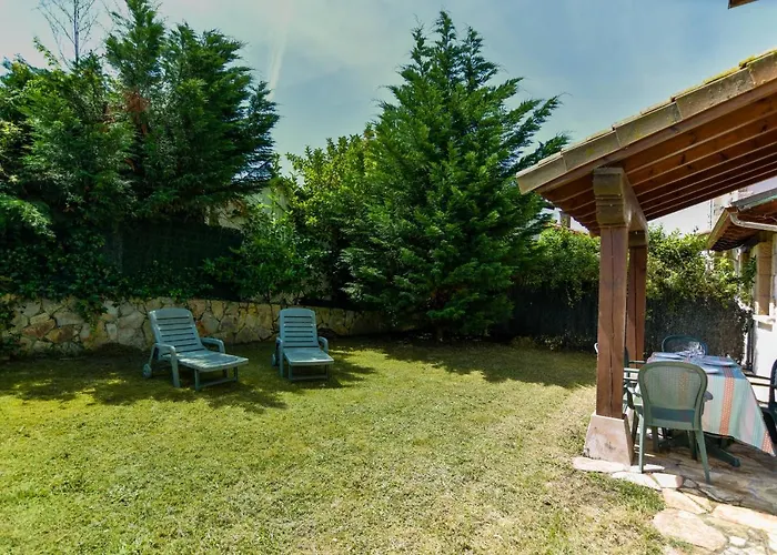¡Nuevo! Cómodo y amplio chalet con jardín