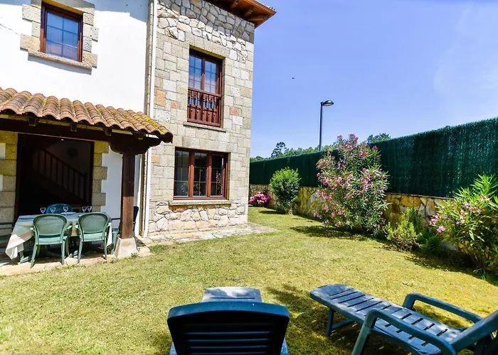 ¡Nuevo! Cómodo y amplio chalet con jardín