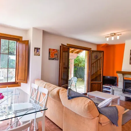 ¡Nuevo! Comodo Y Amplio Chalet Con Jardin Cubas  Esterno foto