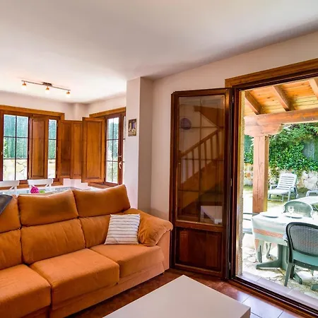 ¡Nuevo! Comodo Y Amplio Chalet Con Jardin Cubas  Esterno foto